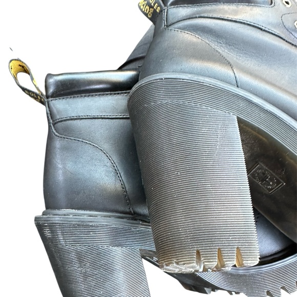 Dr. Martens Averil Size 7 Black Heeled Boots with Chunky Heel - Picture 6 of 7